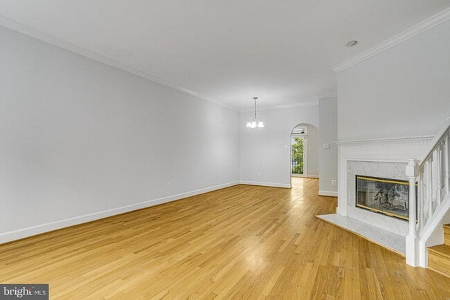 Building Photo - 3915 Courtland Cir