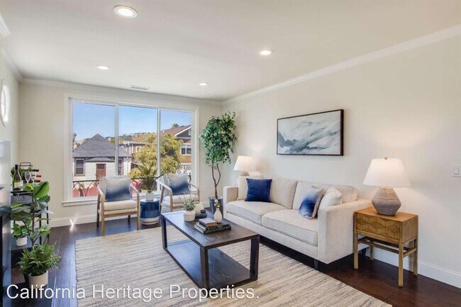 Building Photo - 5 br, 2.5 bath House - 444 E Street