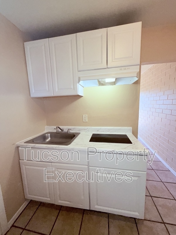 Foto del edificio - 232 W Flores St