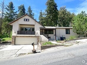 Building Photo - 540 Crestview Dr