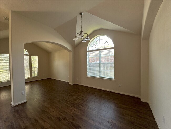 Foto del edificio - 6018 Twin Creek