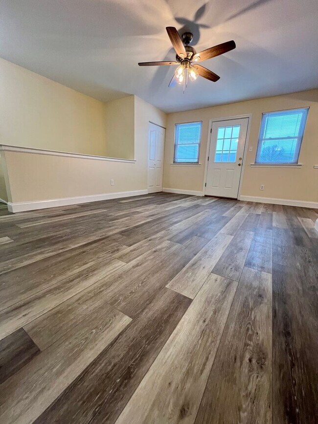 Foto del edificio - Stunning 2nd Floor Apartment in Telford! Parking Spot Included!