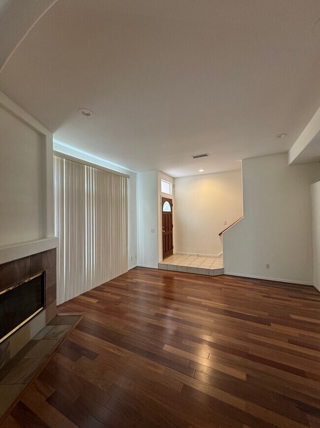 Foto del edificio - 5242 Vesper Ave