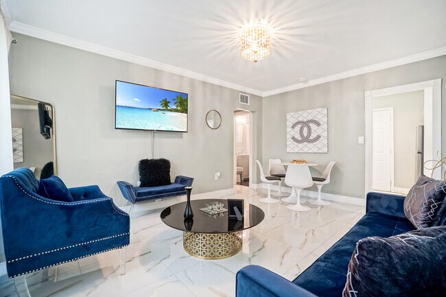 Living room - 420 NE 74th St