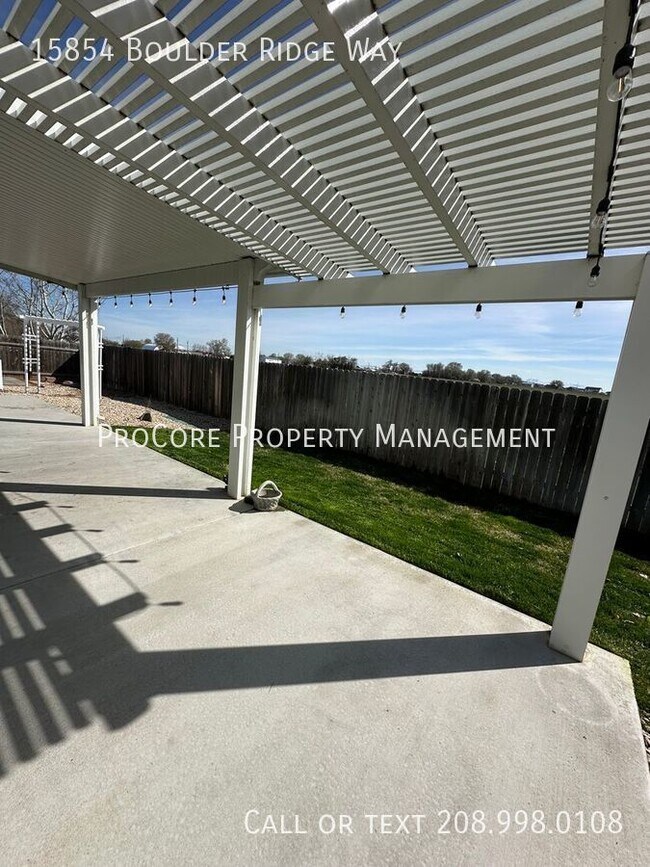 Building Photo - Charming Furnished 3 bedroom 2 Bath, RV Pa...