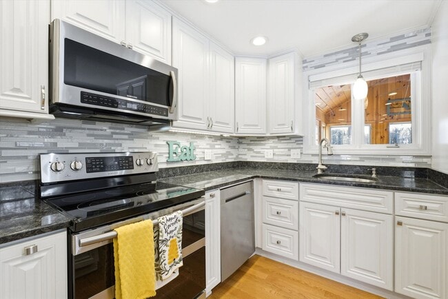 Building Photo - 44 Mcquade Brook Rd