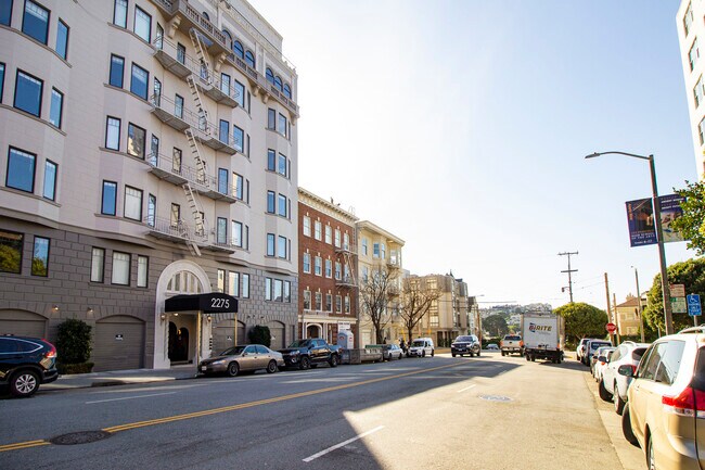 Foto del edificio - 2275 Broadway