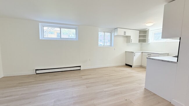 Building Photo - 363 Hilton Ave