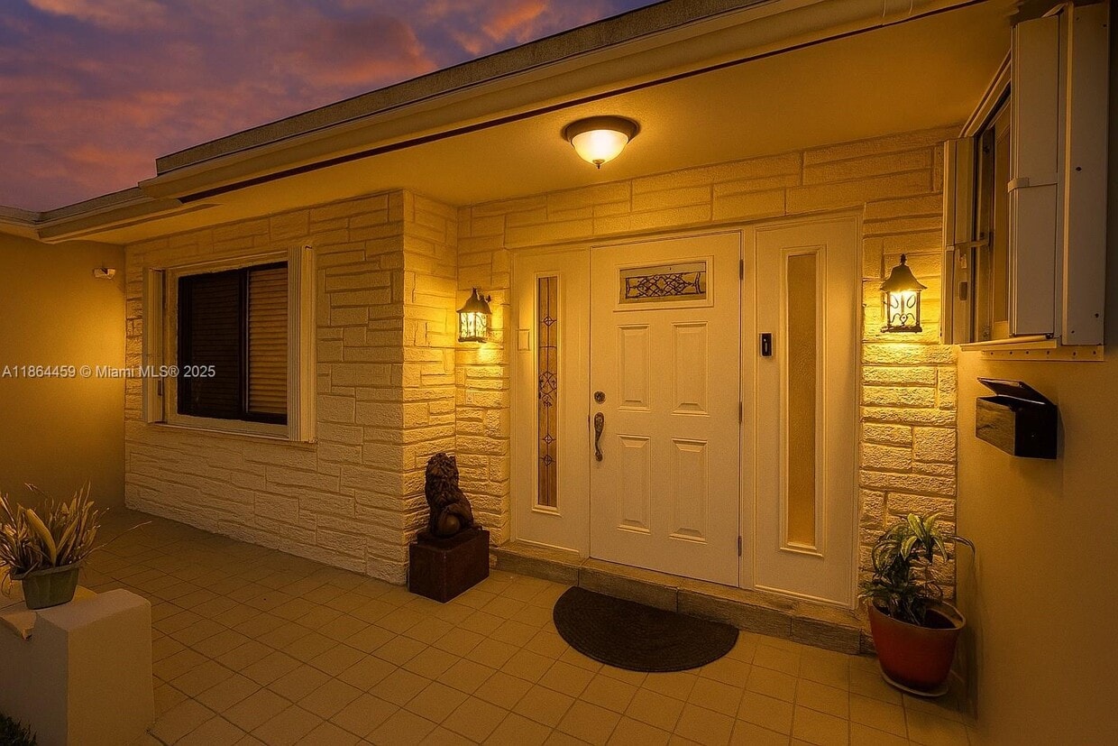 Foto principal - 6646 NW 1st Ct