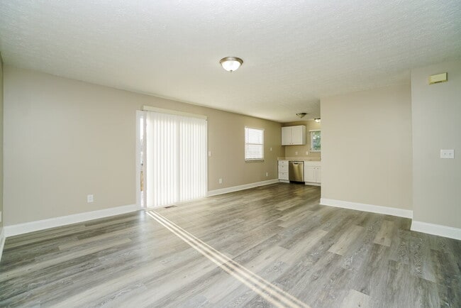 Building Photo - 828 Spivey Ln