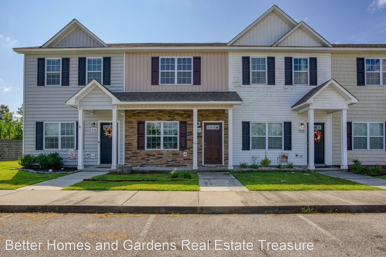 2 br, 2.5 bath House 644 Ebb Tide Lane House Rental in Sneads Ferry