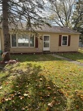 Building Photo - 408 E Broadwell St