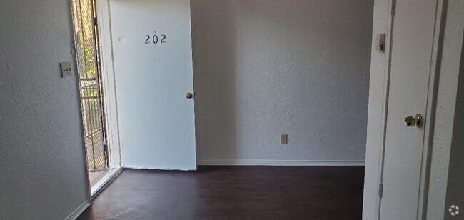 Building Photo - 3416 Wendelkin St