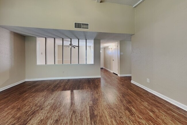 Building Photo - 7409 Whitewood Dr