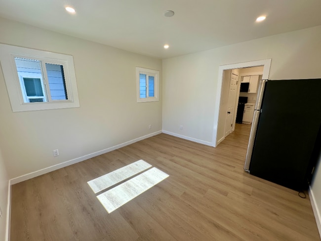 Building Photo - 1443 Linden Ave