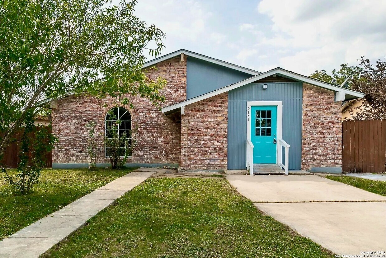Foto principal - 9451 Hindi Dr