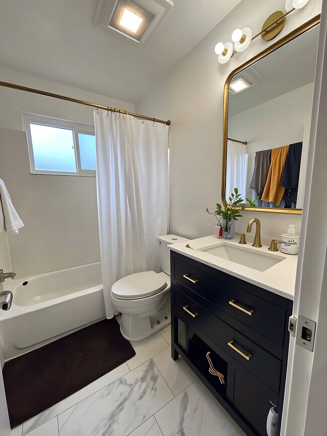 Baño - 2235 Bonar St