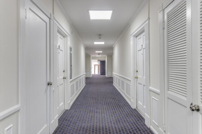 Foto del edificio - 615 S Cochran Ave