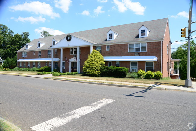 Building Photo - Lakeview Manor