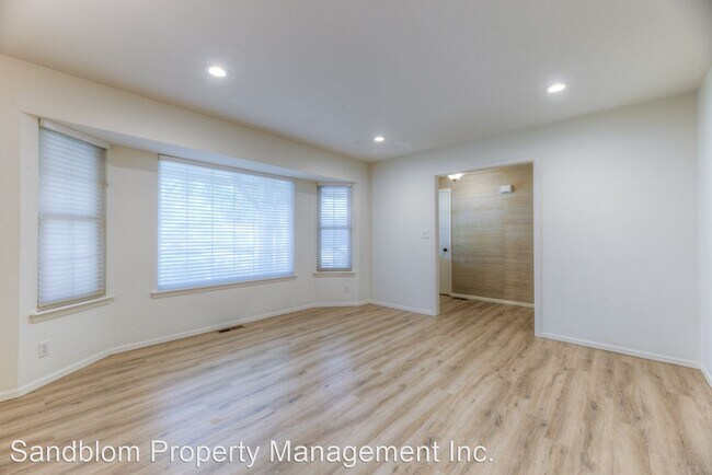 Building Photo - 3 br, 2 bath House - 2918 E 77th Pl S
