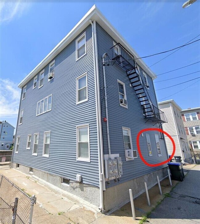 Primary Photo - 7 Newton St