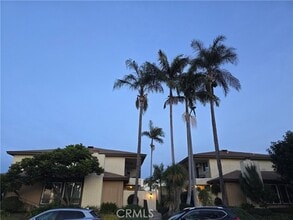 Building Photo - 12310 La Pomelo Rd