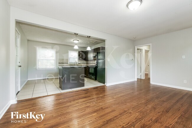 Foto del edificio - 5915 Blue Ridge Blvd