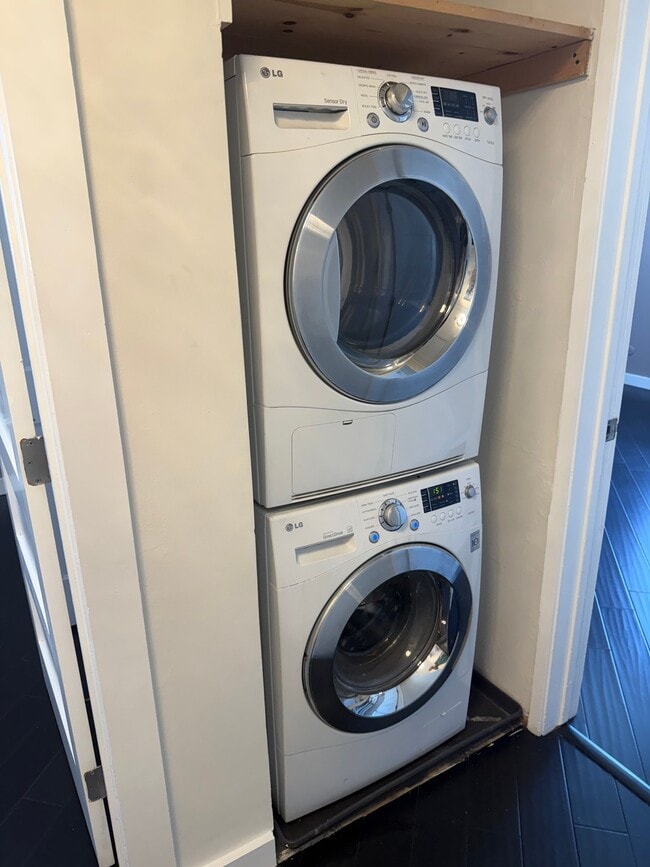 Building Photo - 1119 Sonora Ave