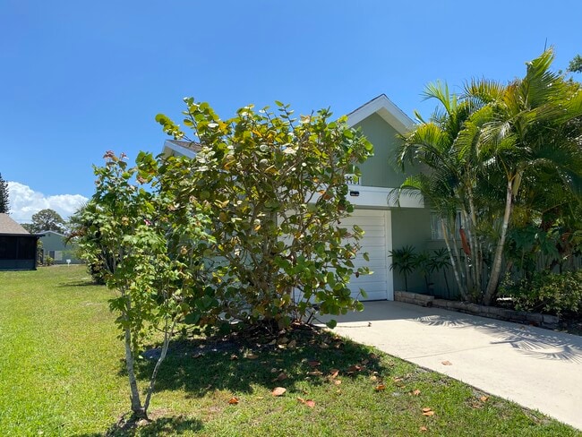 Foto del edificio - 1781 SE Linpark Ct