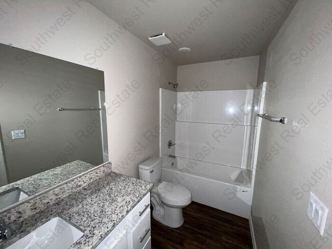 Building Photo - Brand new 2 bedroom 2 bath duplex