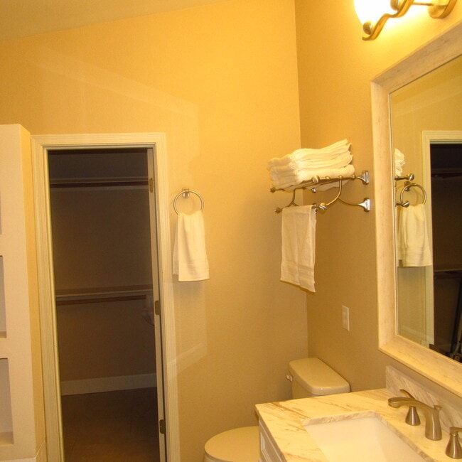 Building Photo - 4385 E Campo Bello Dr