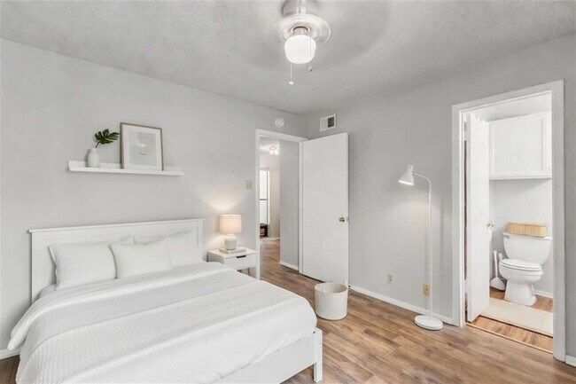 Foto del edificio - 3115 Helms St