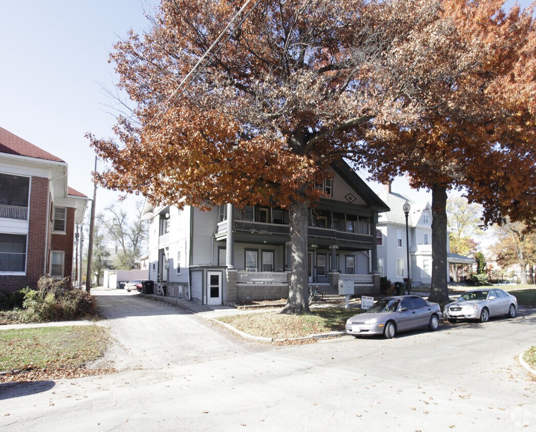Primary Photo - 821 Goodhue Blvd