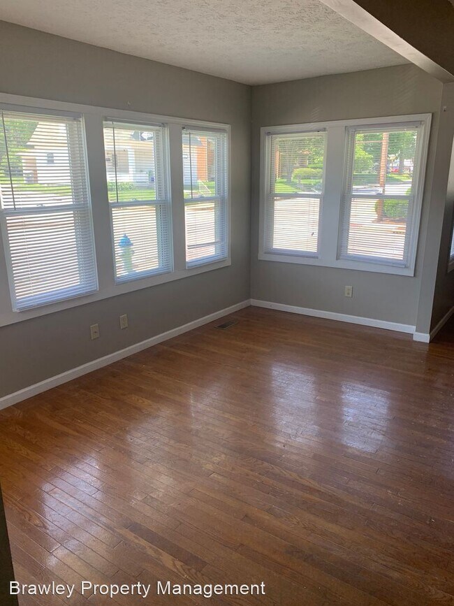 Foto del edificio - 5 br, 3 bath House - 418 N. Grant St