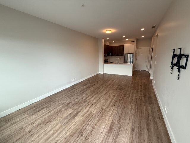 Building Photo - 6540 Metral Dr