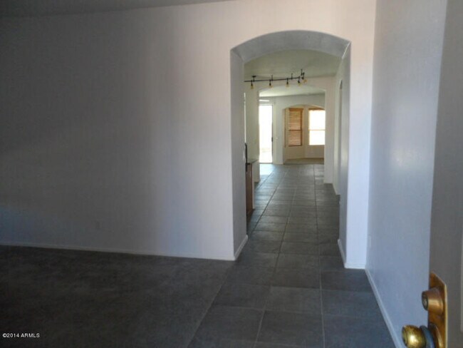 Foto del edificio - Perfectly Located 3 Bed 2 Bath Dove Valley Home!