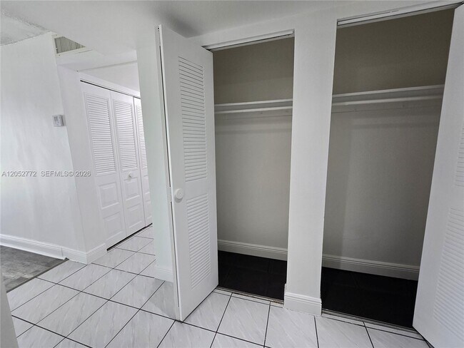Building Photo - 484 NW 165th St