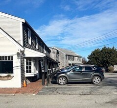 Building Photo - 450 Main St