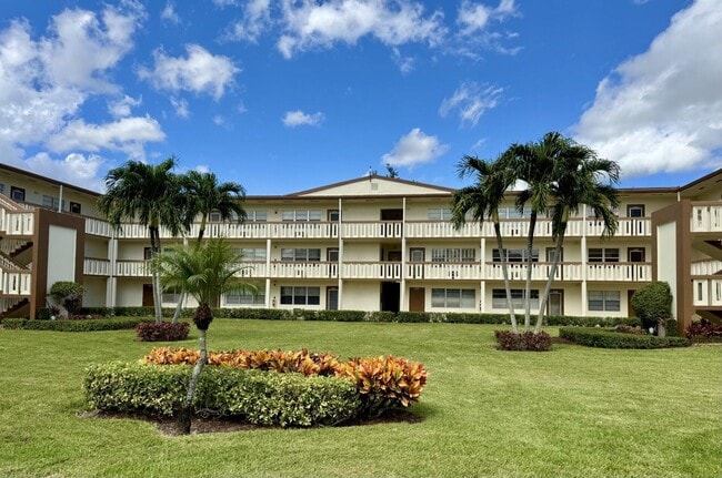 Building Photo - 273 Mansfield G