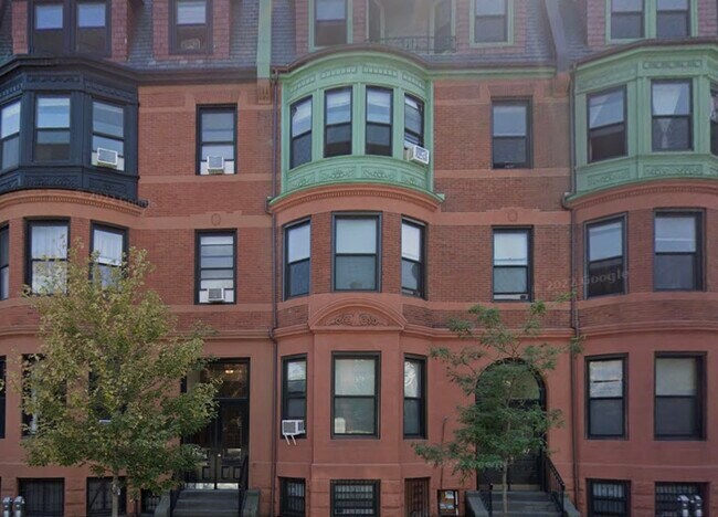 Building Photo - 461 Beacon St