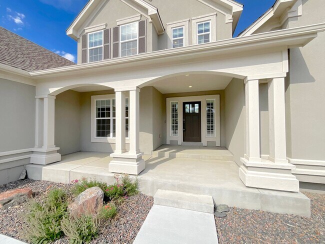 Foto del edificio - 5 Bedroom Home Available Near Baptist Rd &...