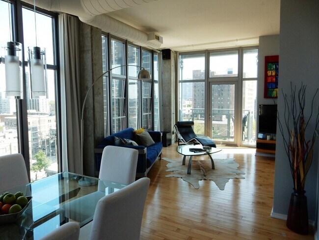 Foto del edificio - 1000 W Leland Ave