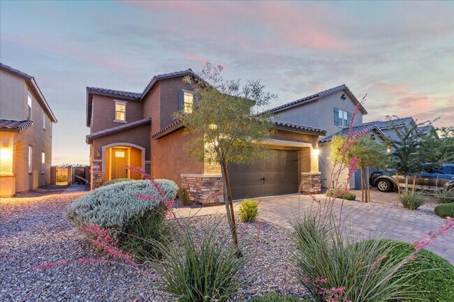 Building Photo - Stunning 4 bedroom, 3 bathroom home with a...