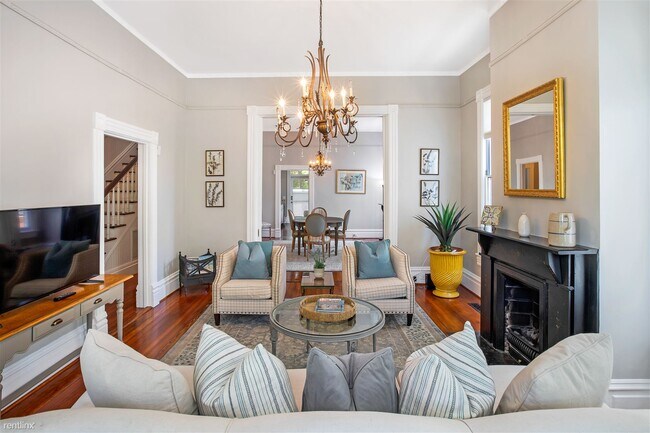Building Photo - 3 br, 3 bath House - 412 E Gaston St