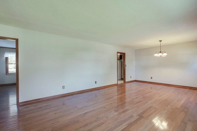 Foto del edificio - 702 W 6th Ave