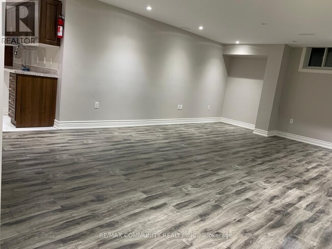 Building Photo - 1654 Irvine Scott St