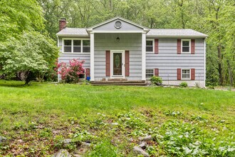 Building Photo - 21 Pheasant Run Dr