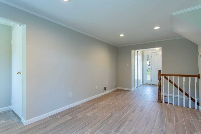 Building Photo - 15 Gainsville Dr