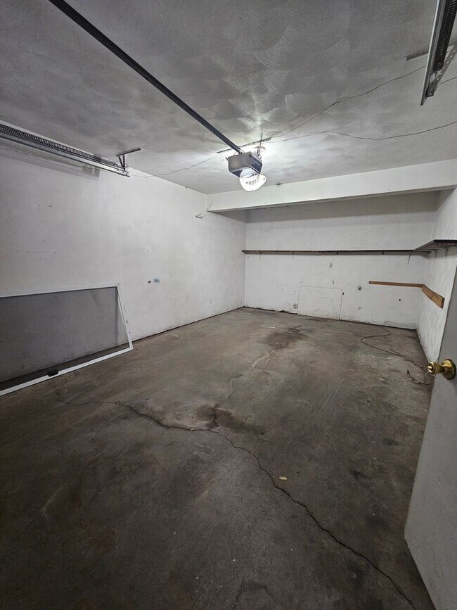Building Photo - 754-756 W 61st St.