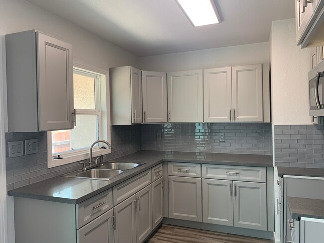 Building Photo - 8419 Tokay Ave